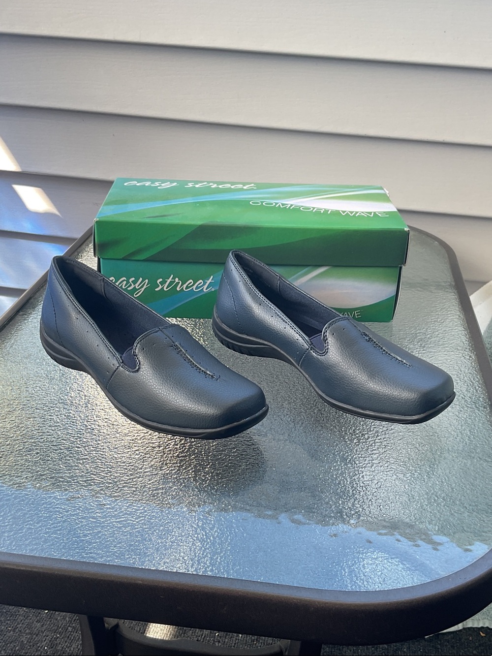 easy street Black Slip-On Women's Comfort Loafers